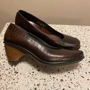 Leather Dansko Pumps - like NEW!